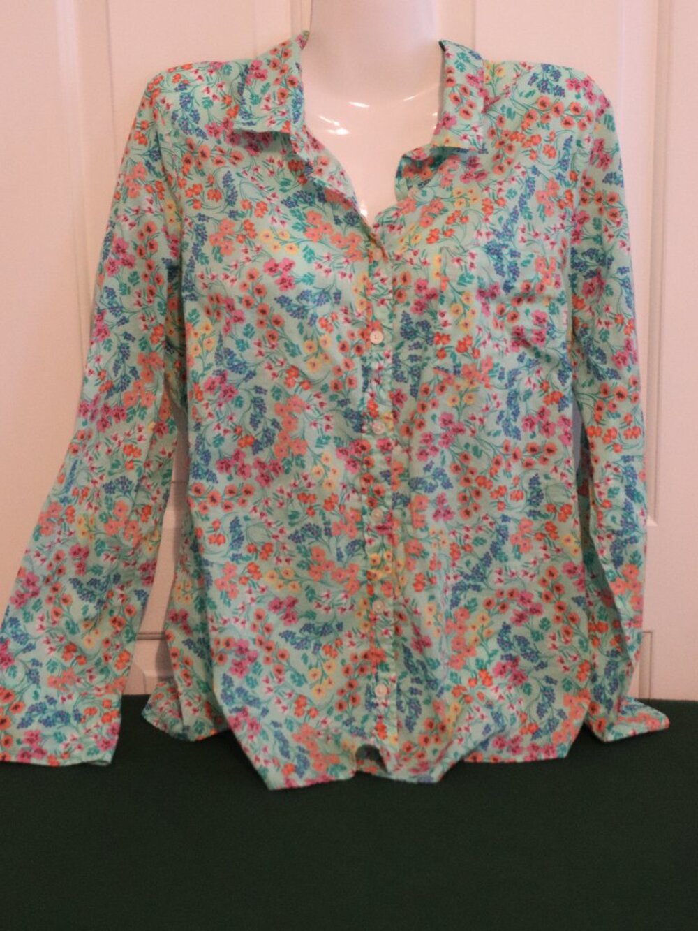 J. Crew Green Floral Button Up Collared Long Sleeve Shirt Size XL 100% Cotton